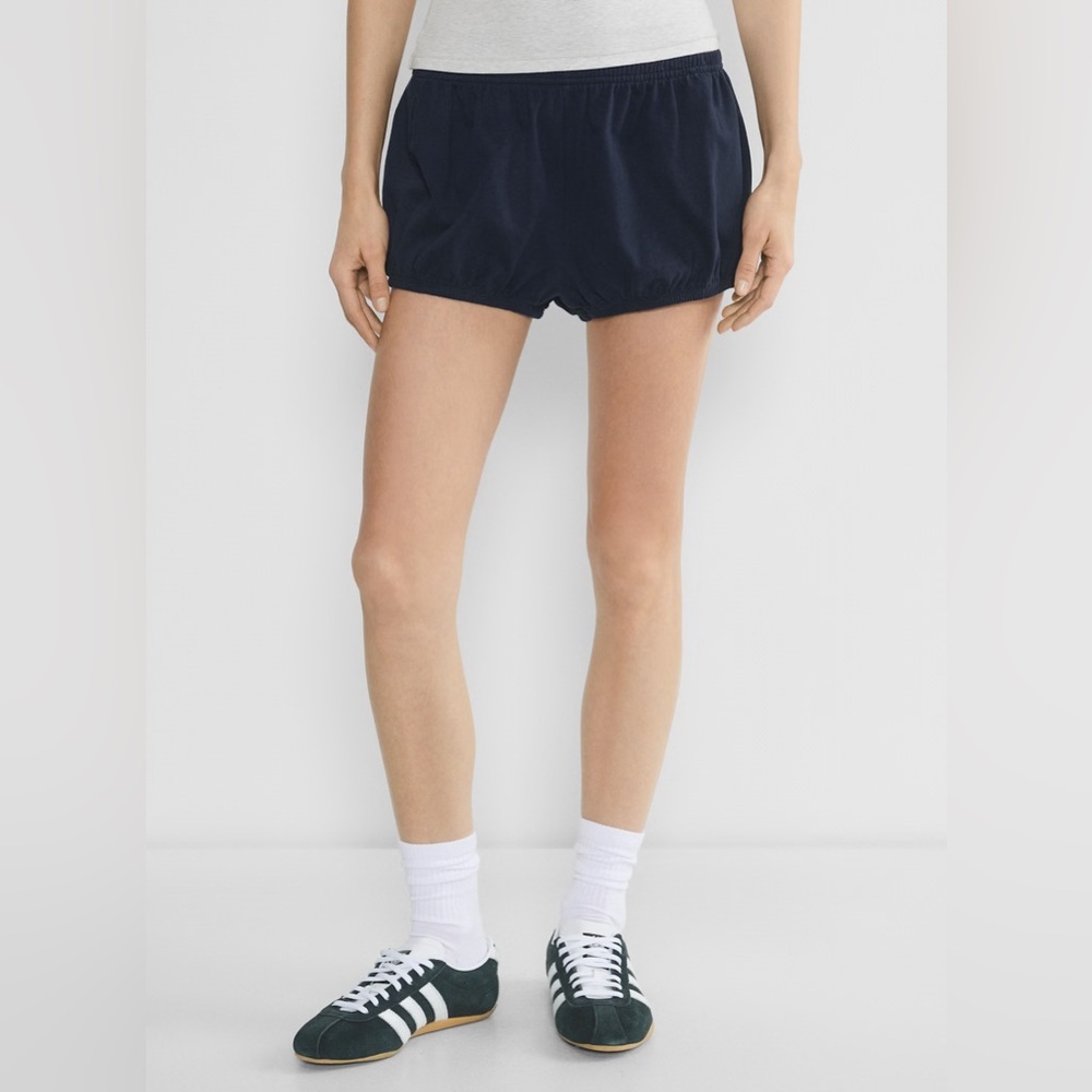 NWT Aritzia TNA Soft Feels Lava Short